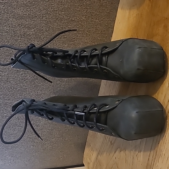 **SOLD***Jeffrey Campbell Booties - Picture 1 of 4